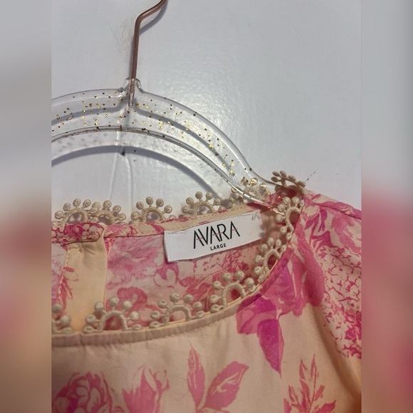 Avara LACED IN FLORAL POPLIN TOP Size L
LIKE NEW - Picture 3 of 6
